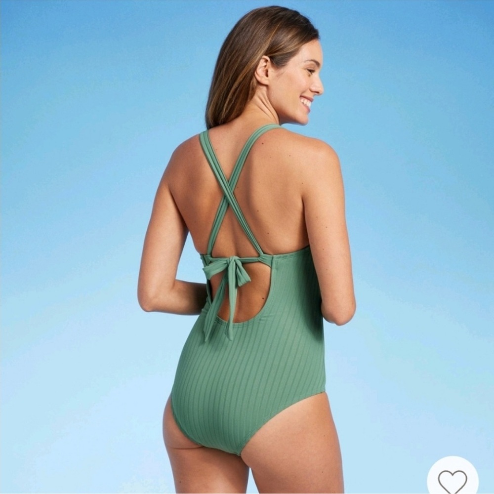 Swimsuit - Picture 2 of 4